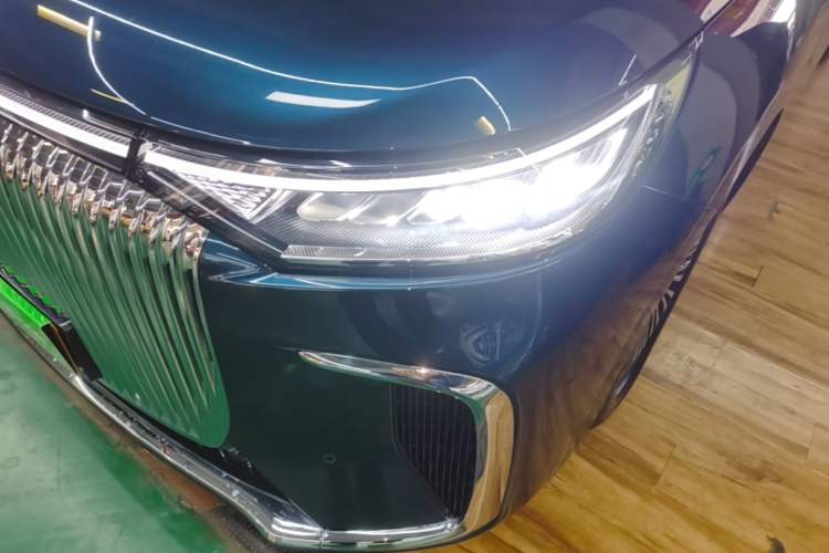 Used VOYAH Dream 2025 PHEV Four-Wheel-Drive Flagship Kunpeng Edition Left Front Headlight