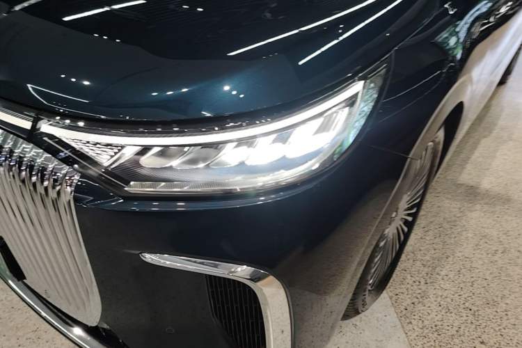 Used VOYAH Dream 2025 PHEV Four-Wheel-Drive Flagship Kunpeng Edition Left Front Headlight