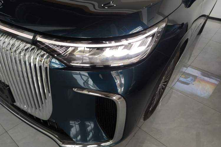 Used VOYAH Dream 2025 PHEV Four-Wheel-Drive Flagship Kunpeng Edition Left Front Headlight