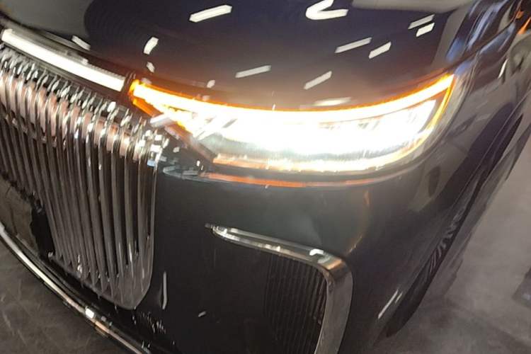 Used VOYAH Dream 2025 PHEV Four-Wheel-Drive Flagship Kunpeng Edition Left Front Headlight