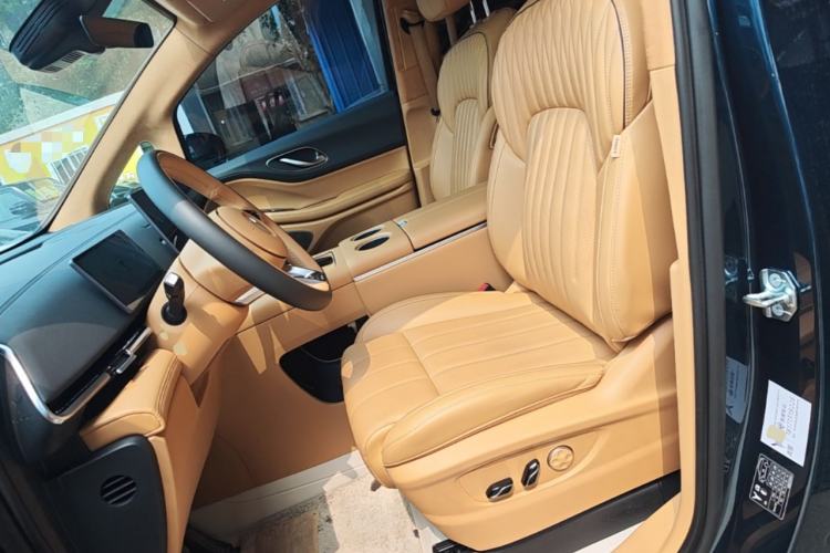 Used VOYAH Dream 2025 PHEV Four-Wheel-Drive Flagship Kunpeng Edition Left Front Seat