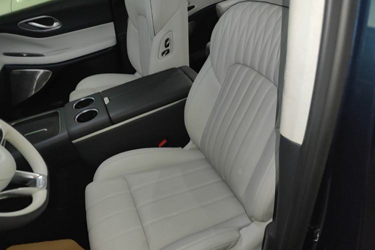 Used VOYAH Dream 2025 PHEV Four-Wheel-Drive Flagship Kunpeng Edition Left Front Seat