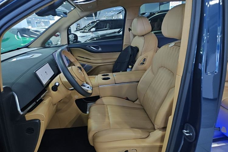 Used VOYAH Dream 2025 PHEV Four-Wheel-Drive Flagship Kunpeng Edition Left Front Seat