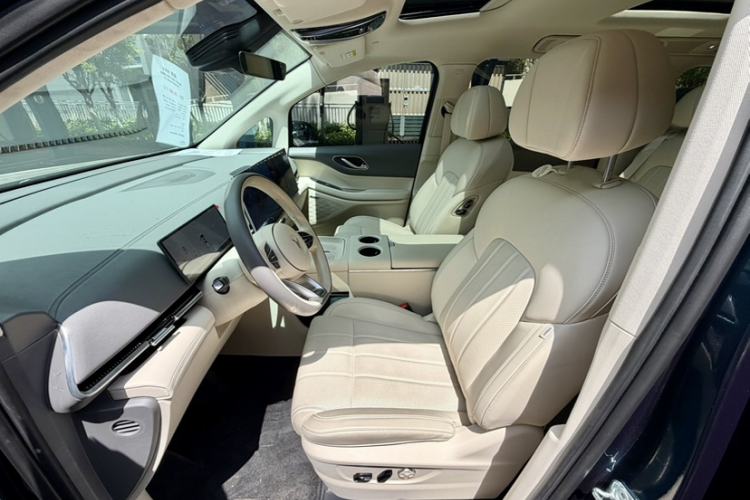 Used VOYAH Dream 2025 PHEV Four-Wheel Drive Excellence Kunpeng Edition Left Front Seat