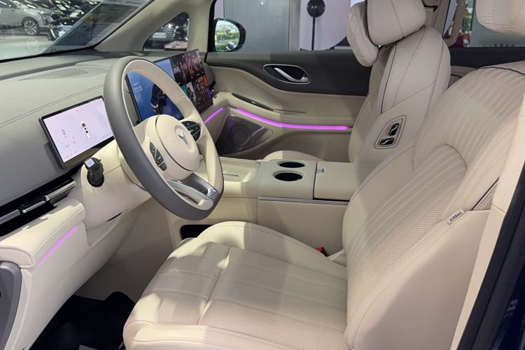 Used VOYAH Dream 2025 PHEV Four-Wheel-Drive Flagship Kunpeng Edition Left Front Seat
