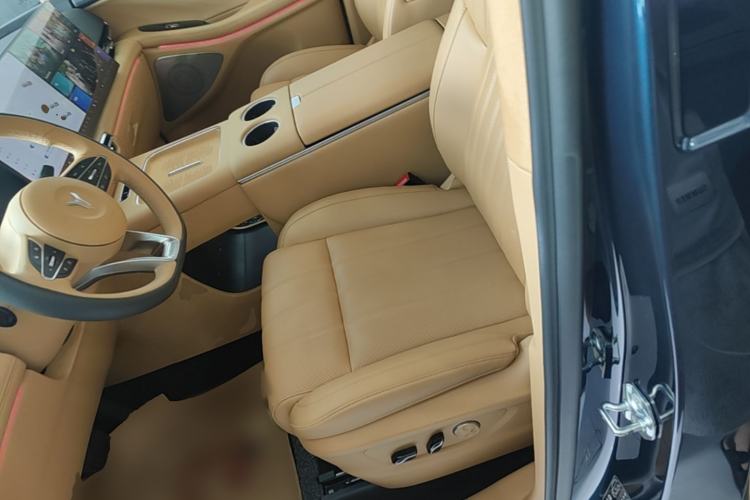 Used VOYAH Dream 2025 PHEV Four-Wheel-Drive Flagship Kunpeng Edition Left Front Seat