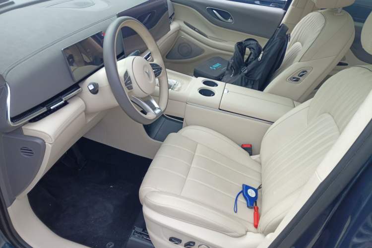 Used VOYAH Dream 2025 EV Four-Wheel Drive Flagship Kunpeng Edition Left Front Seat