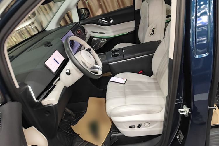 Used VOYAH Dream 2025 PHEV Four-Wheel-Drive Flagship Kunpeng Edition Left Front Seat