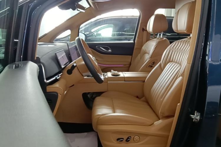 Used VOYAH Dream 2025 PHEV Four-Wheel-Drive Flagship Kunpeng Edition Left Front Seat