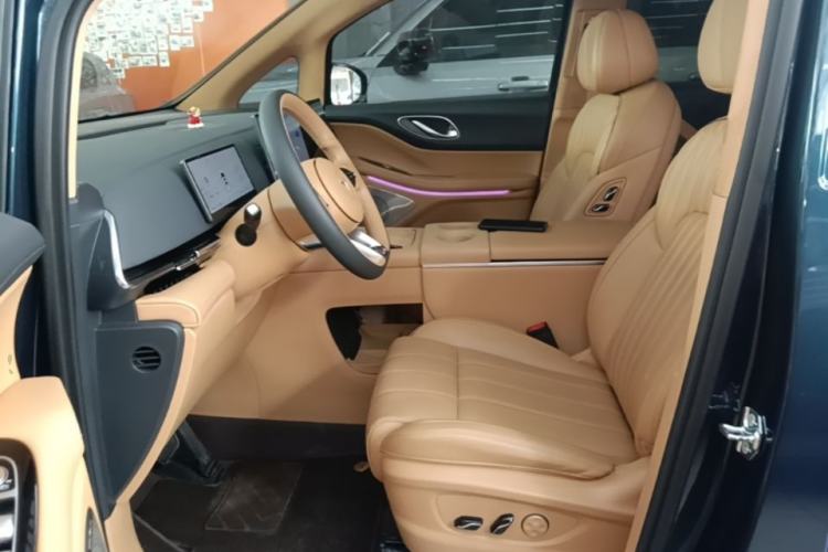 Used VOYAH Dream 2025 PHEV Four-Wheel-Drive Flagship Kunpeng Edition Left Front Seat