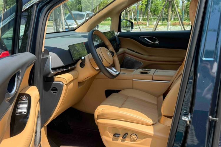 Used VOYAH Dream 2025 PHEV Four-Wheel-Drive Flagship Kunpeng Edition Left Front Seat