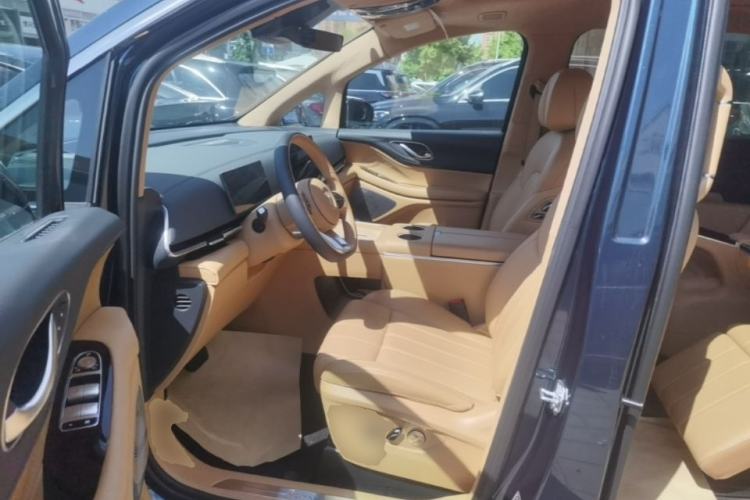 Used VOYAH Dream 2025 PHEV Four-Wheel Drive Prestige Qiankun Edition Left Front Seat