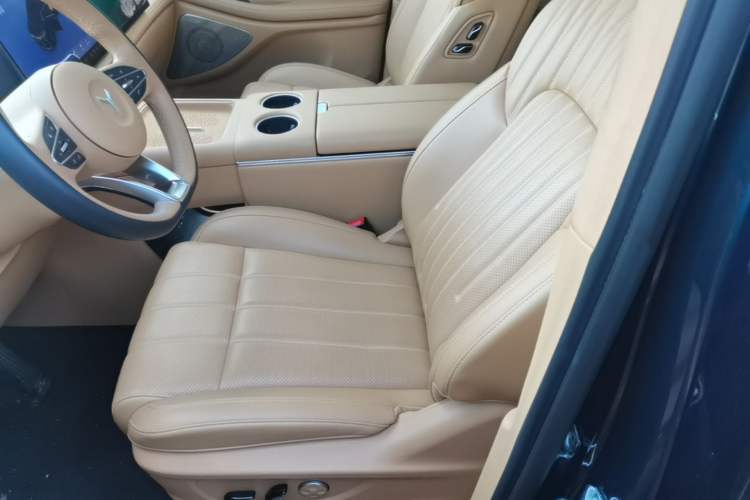 Used VOYAH Dream 2025 PHEV Four-Wheel-Drive Flagship Kunpeng Edition Left Front Seat