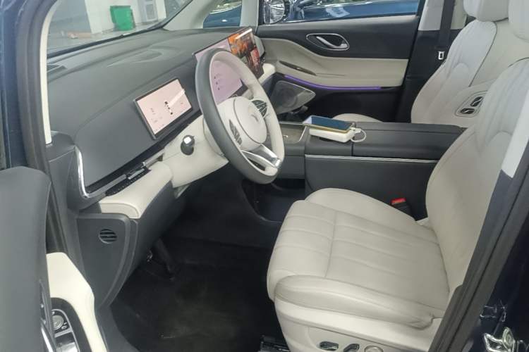 Used VOYAH Dream 2025 PHEV Four-Wheel-Drive Flagship Kunpeng Edition Left Front Seat