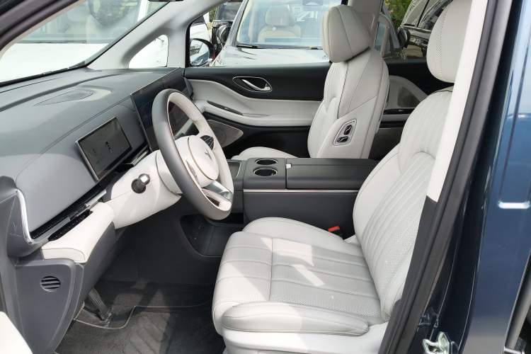 Used VOYAH Dream 2025 PHEV Four-Wheel-Drive Flagship Kunpeng Edition Left Front Seat