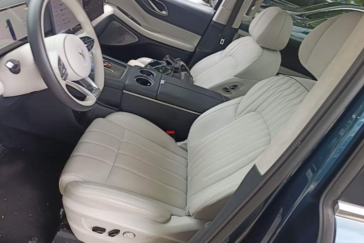 Used VOYAH Dream 2025 PHEV Four-Wheel-Drive Flagship Kunpeng Edition Left Front Seat