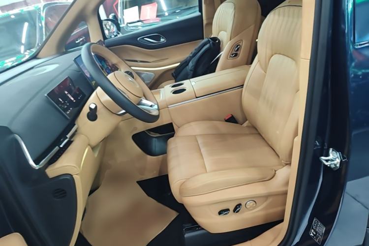 Used VOYAH Dream 2025 PHEV Four-Wheel-Drive Flagship Kunpeng Edition Left Front Seat