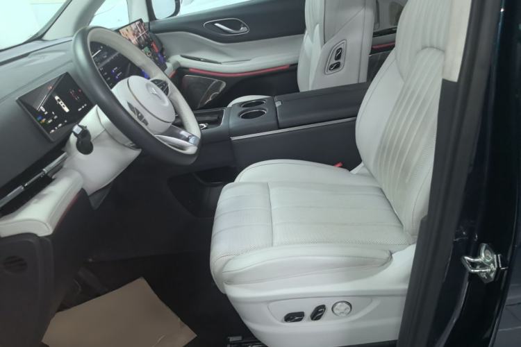Used VOYAH Dream 2025 PHEV Four-Wheel-Drive Flagship Kunpeng Edition Left Front Seat