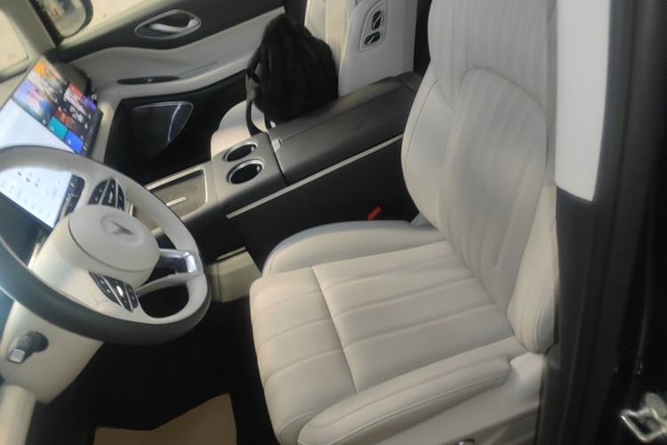 Used VOYAH Dream 2025 PHEV Four-Wheel-Drive Flagship Kunpeng Edition Left Front Seat