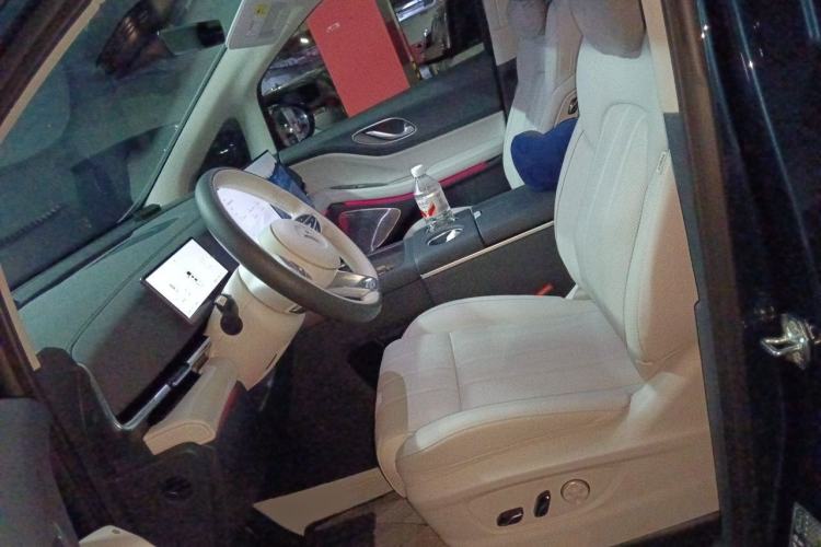 Used VOYAH Dream 2025 PHEV Four-Wheel Drive Prestige Kunpeng Edition Left Front Seat