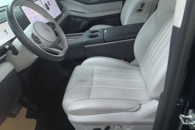 Used VOYAH Dream 2025 PHEV Four-Wheel-Drive Flagship Kunpeng Edition Left Front Seat