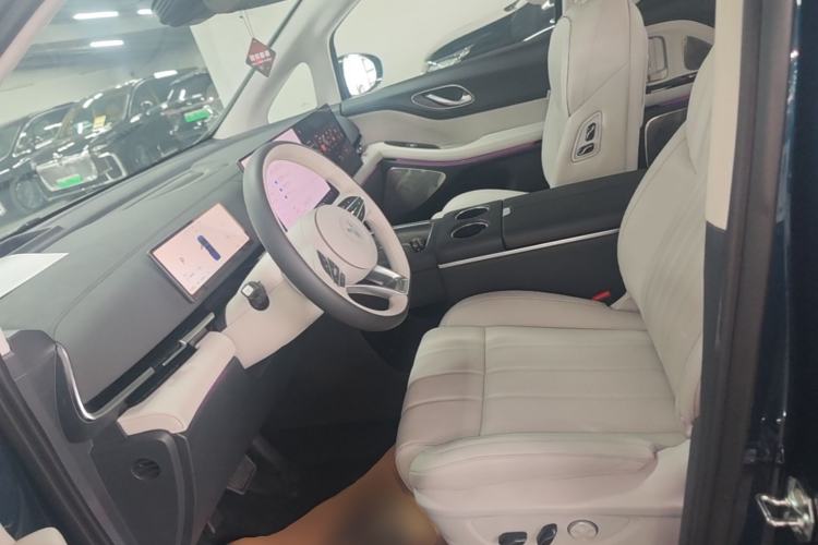 Used VOYAH Dream 2025 PHEV Four-Wheel-Drive Flagship Kunpeng Edition Left Front Seat