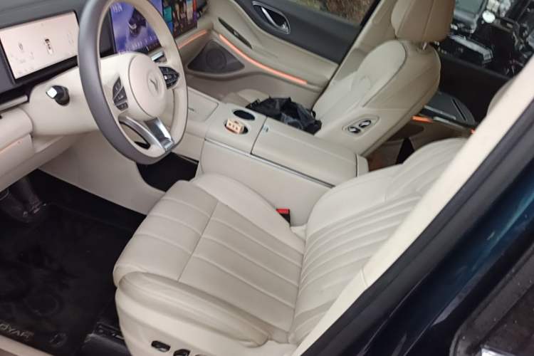 Used VOYAH Dream 2025 PHEV Four-Wheel-Drive Flagship Kunpeng Edition Left Front Seat
