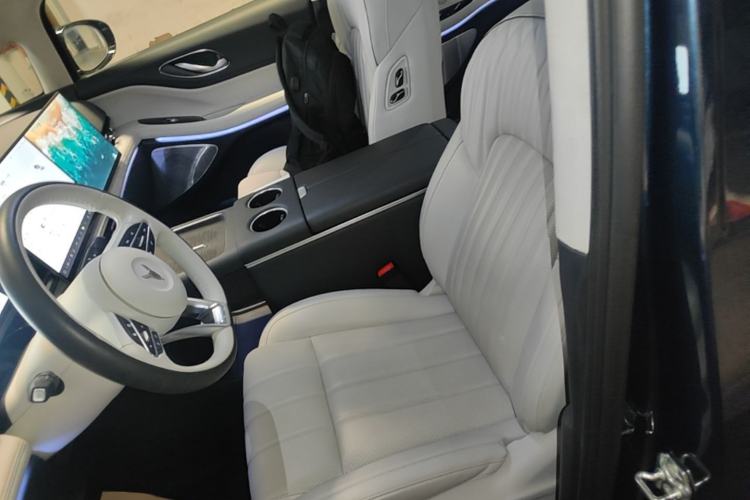 Used VOYAH Dream 2025 PHEV Four-Wheel-Drive Flagship Kunpeng Edition Left Front Seat