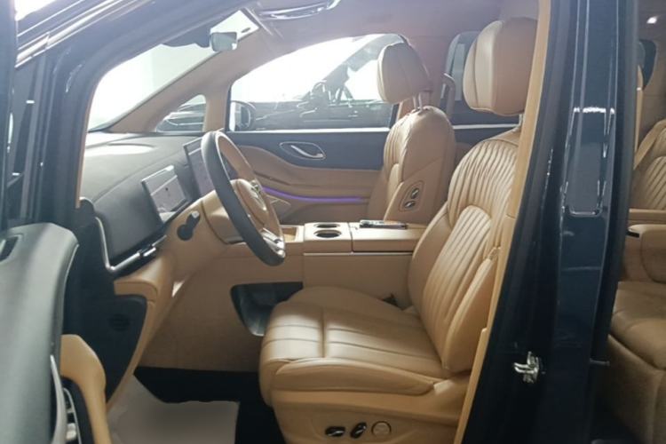 Used VOYAH Dream 2025 PHEV Four-Wheel-Drive Flagship Kunpeng Edition Left Front Seat