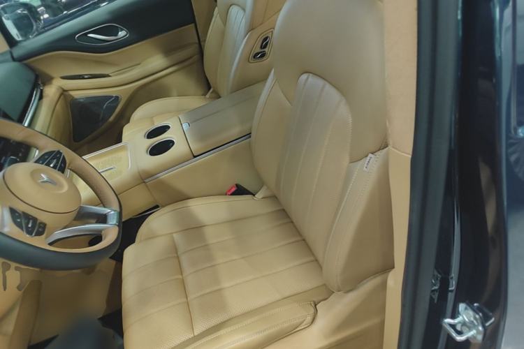 Used VOYAH Dream 2025 PHEV Four-Wheel Drive Prestige Qiankun Edition Left Front Seat