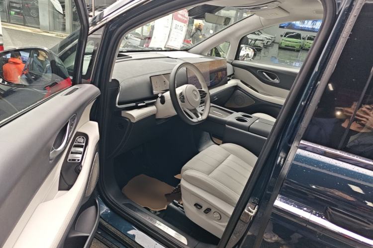 Used VOYAH Dream 2025 PHEV Four-Wheel-Drive Flagship Kunpeng Edition Left Front Seat