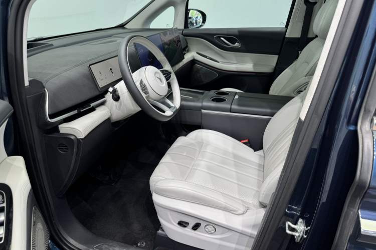 Used VOYAH Dream 2025 PHEV Four-Wheel-Drive Flagship Kunpeng Edition Left Front Seat