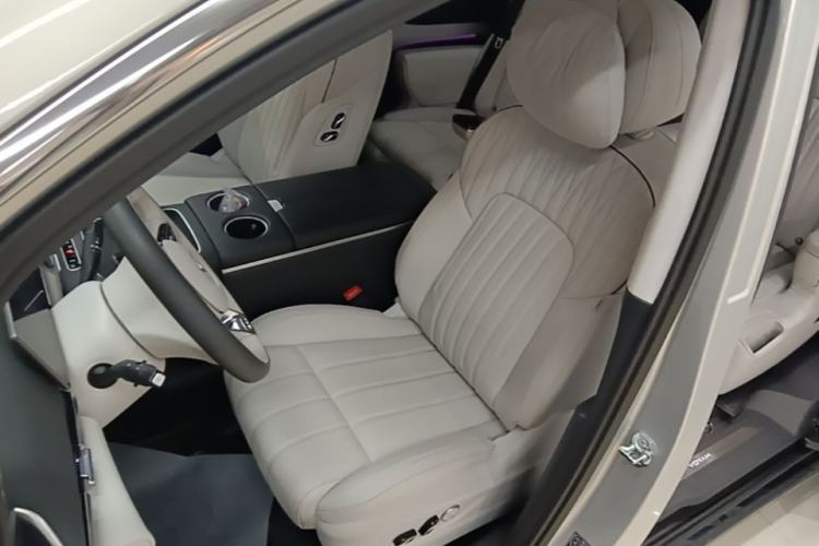 Used VOYAH Dream 2025 PHEV Four-Wheel-Drive Flagship Version – Qiankun Edition Left Front Seat