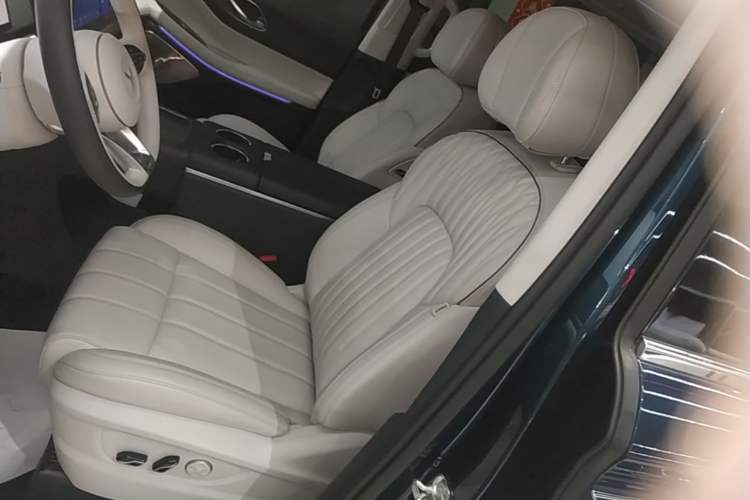 Used VOYAH Dream 2025 PHEV Four-Wheel-Drive Flagship Kunpeng Edition Left Front Seat