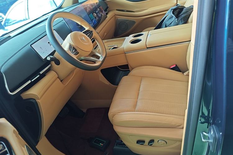Used VOYAH Dream 2025 PHEV Four-Wheel Drive Prestige Kunpeng Edition Left Front Seat