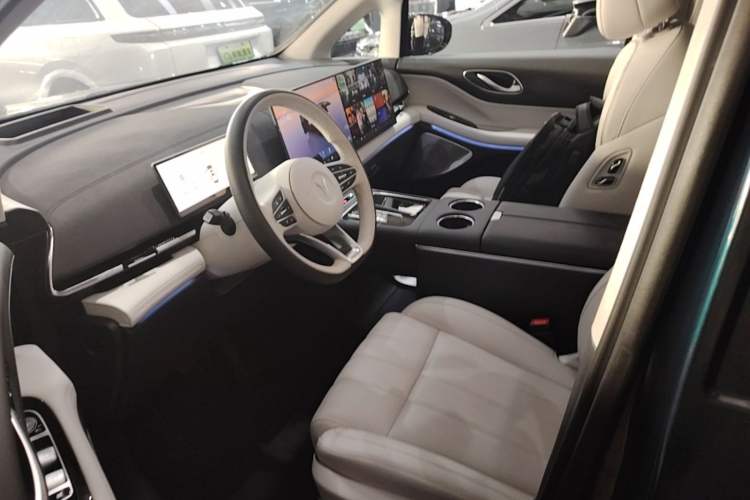Used VOYAH Dream 2025 PHEV Four-Wheel-Drive Flagship Kunpeng Edition Left Front Seat