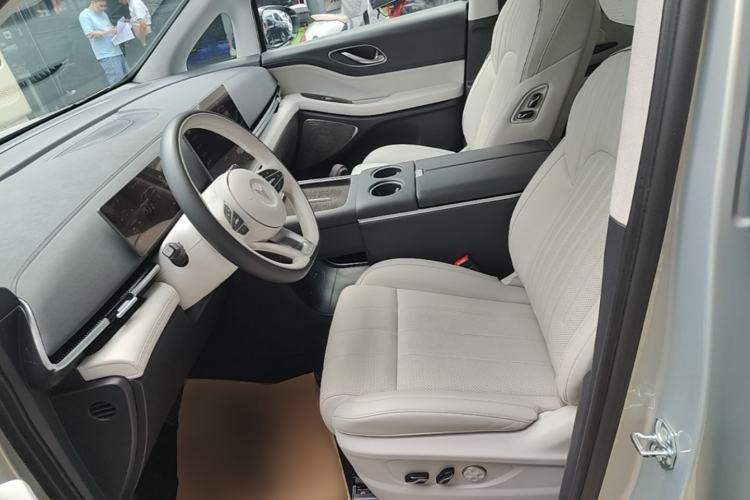 Used VOYAH Dream 2025 PHEV Four-Wheel-Drive Flagship Version – Qiankun Edition Left Front Seat