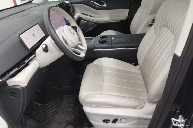 Used VOYAH Dream 2025 PHEV Four-Wheel-Drive Flagship Kunpeng Edition Left Front Seat