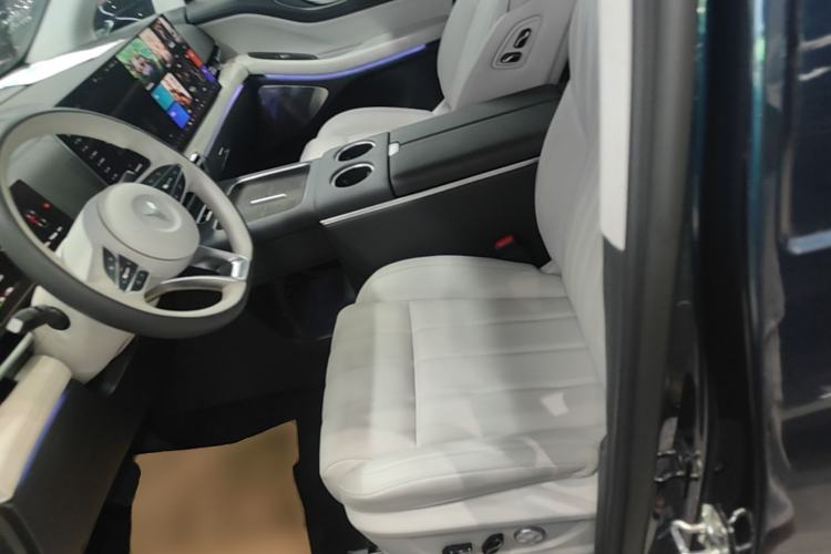 Used VOYAH Dream 2025 PHEV Four-Wheel-Drive Flagship Kunpeng Edition Left Front Seat