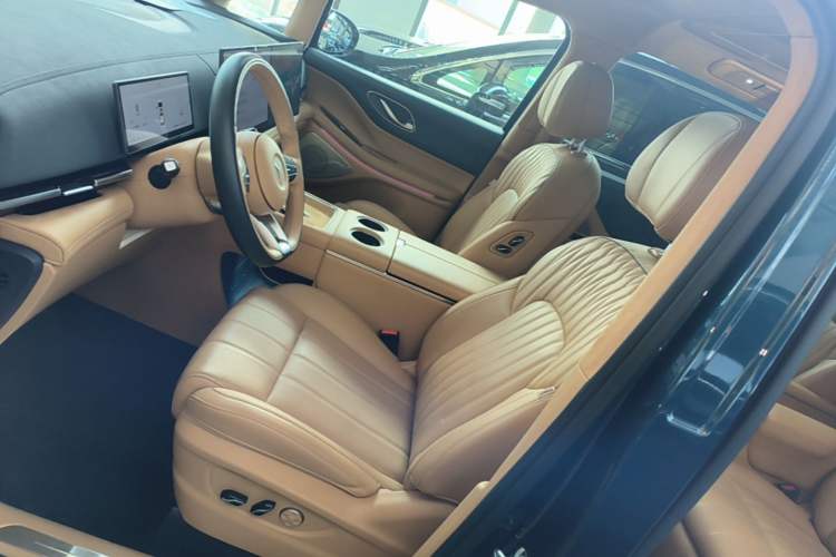 Used VOYAH Dream 2025 PHEV Four-Wheel-Drive Flagship Kunpeng Edition Left Front Seat