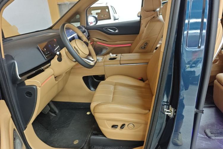 Used VOYAH Dream 2025 PHEV Four-Wheel Drive Prestige Kunpeng Edition Left Front Seat