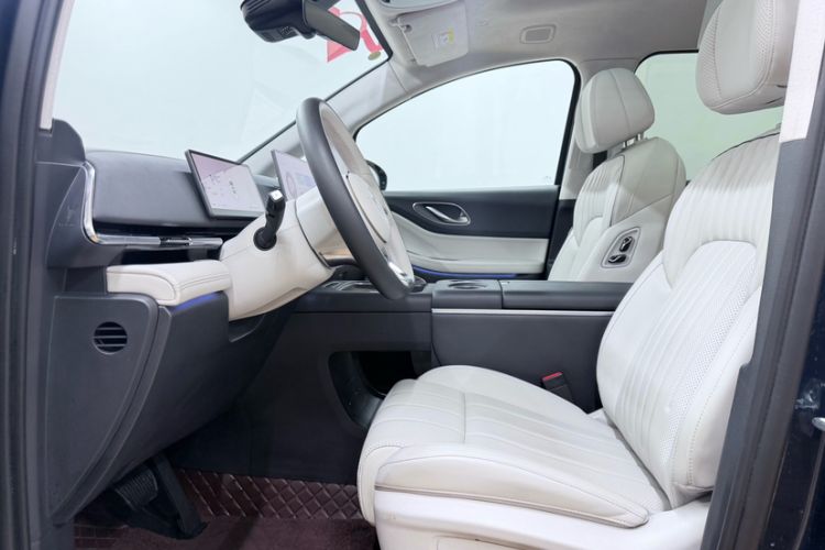 Used VOYAH Dream 2025 PHEV Four-Wheel-Drive Flagship Kunpeng Edition Left Front Seat