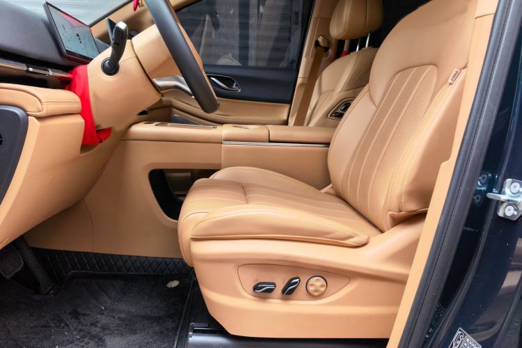 Used VOYAH Dream 2025 EV Four-Wheel Drive Prestige Kunpeng Edition Left Front Seat