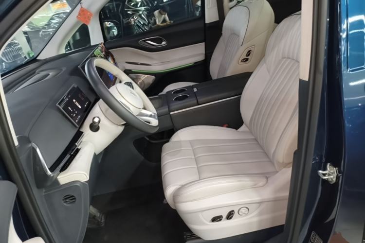 Used VOYAH Dream 2025 PHEV Four-Wheel-Drive Flagship Kunpeng Edition Left Front Seat