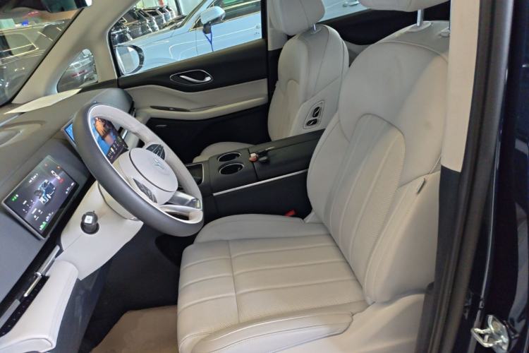 Used VOYAH Dream 2025 PHEV Four-Wheel Drive Prestige Kunpeng Edition Left Front Seat