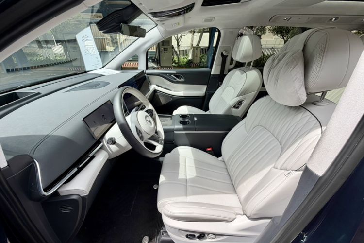 Used VOYAH Dream 2025 PHEV Four-Wheel-Drive Flagship Kunpeng Edition Left Front Seat
