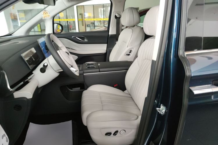 Used VOYAH Dream 2025 PHEV Four-Wheel-Drive Flagship Kunpeng Edition Left Front Seat