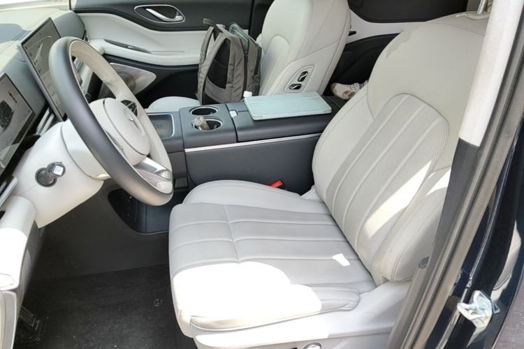 Used VOYAH Dream 2025 PHEV Four-Wheel Drive Prestige Qiankun Edition Left Front Seat