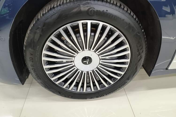 Used VOYAH Dream 2025 PHEV Four-Wheel Drive Excellence Kunpeng Edition Left Front Wheel Hub