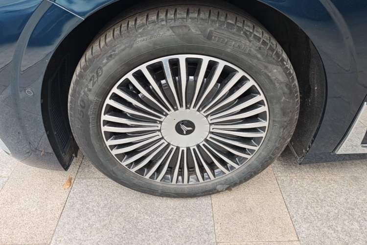 Used VOYAH Dream 2025 PHEV Four-Wheel-Drive Flagship Kunpeng Edition Left Front Wheel Hub